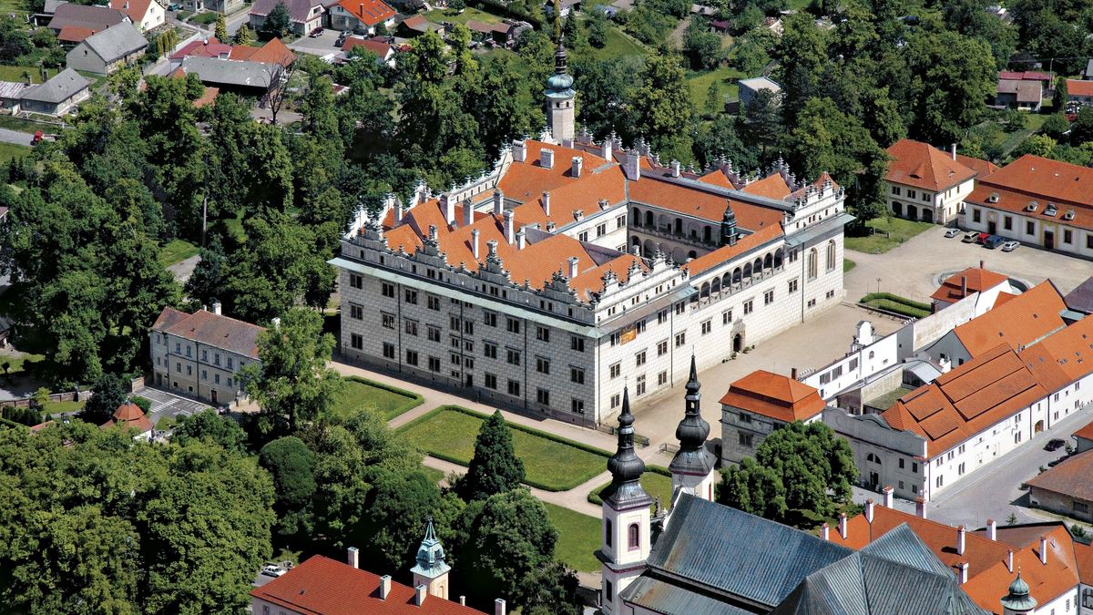 Na zámku v Litomyšli stavbaři začali s přípravou rekonstrukce památky UNESCO